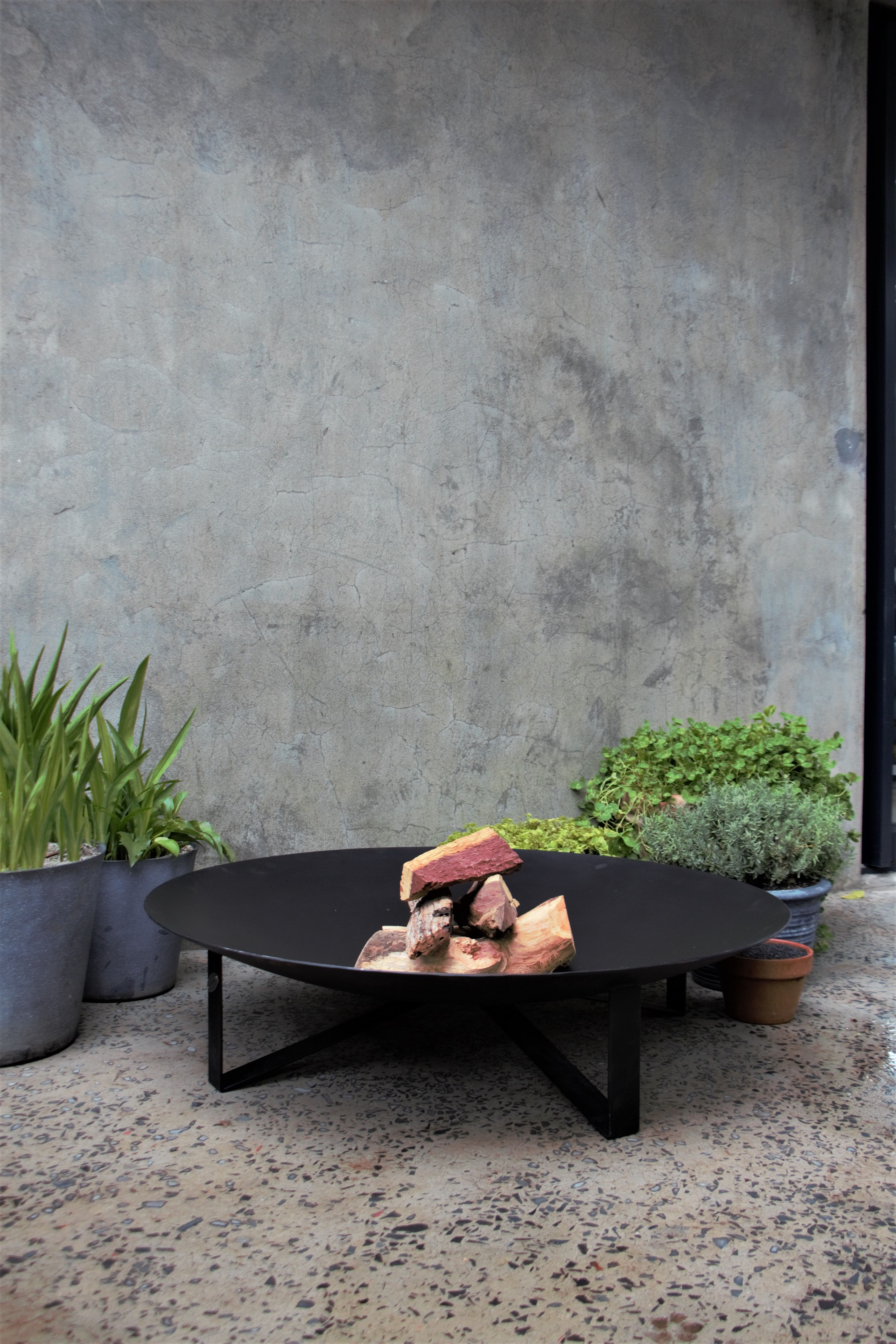 Tlodi Fire Pit 1000mm – Black Finish (1)